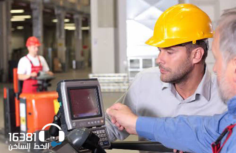 فريق الدعم الفنى فى مراكز صيانة الهندسية لصيانة   19921